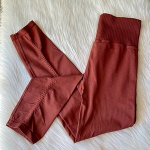 Good Karma Leggings in Maple Nectar NWOT